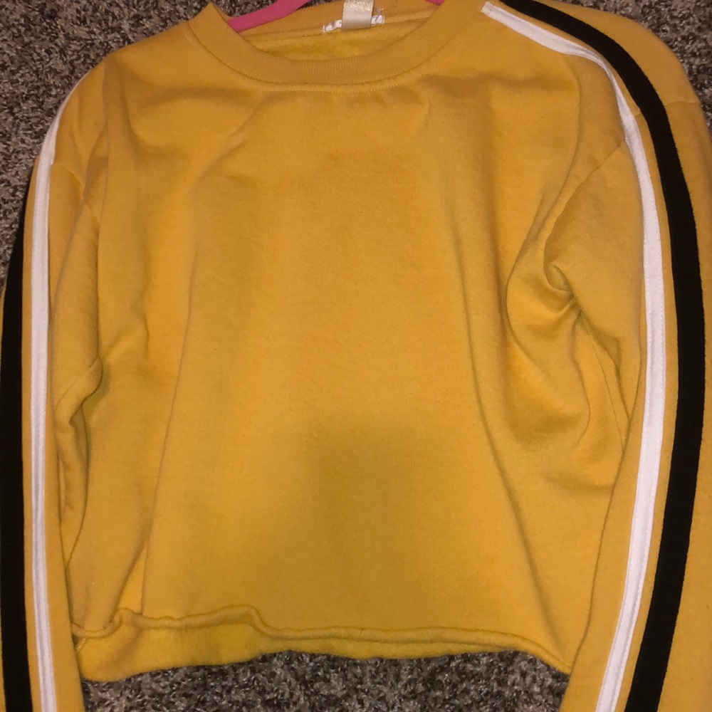 Forever 21 yellow cropped sweatshirt